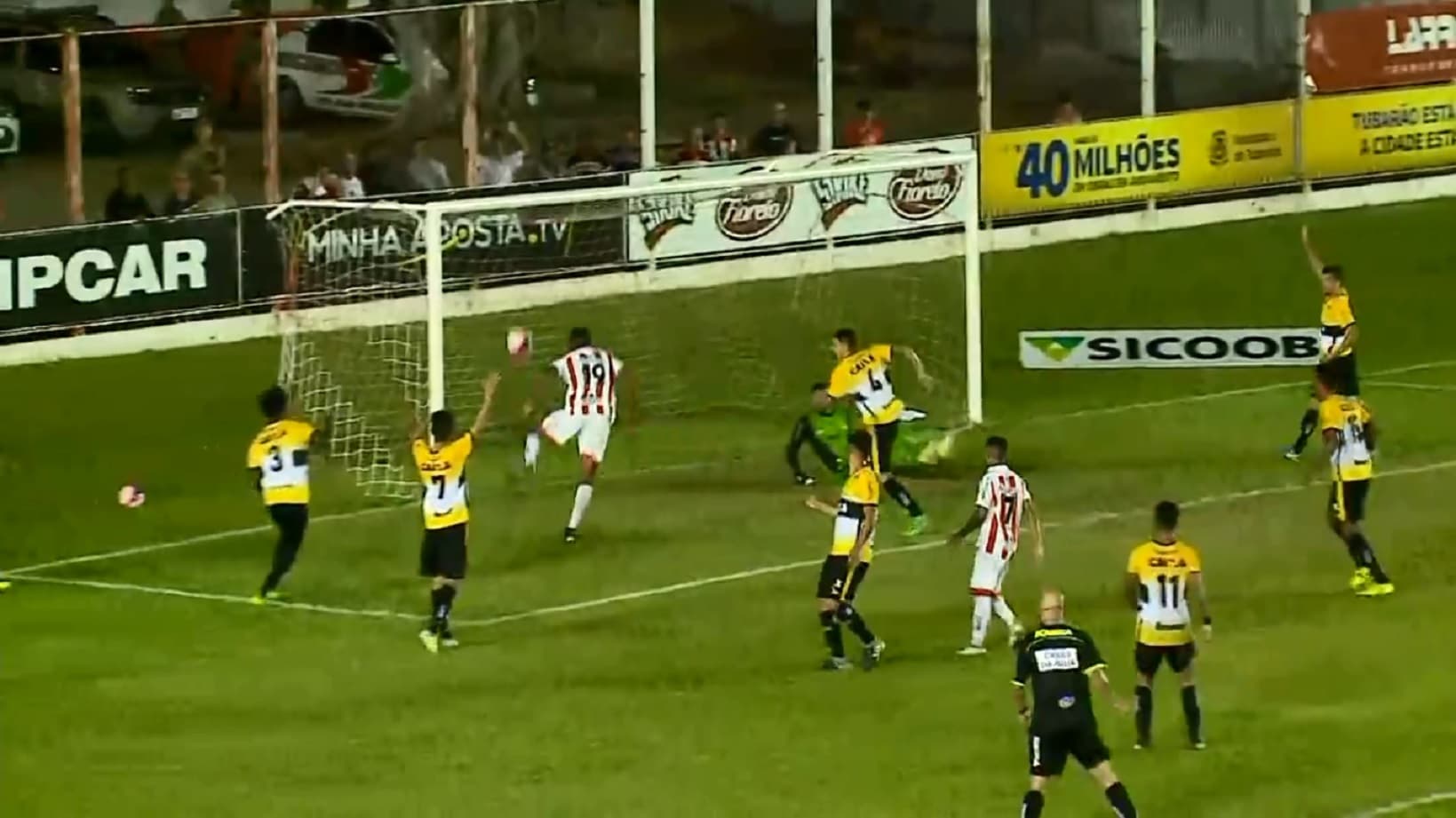 CATARINENSE: Thiago Henrique perde duas chances e Hercílio Luz x Criciúma fica no 0 a 0