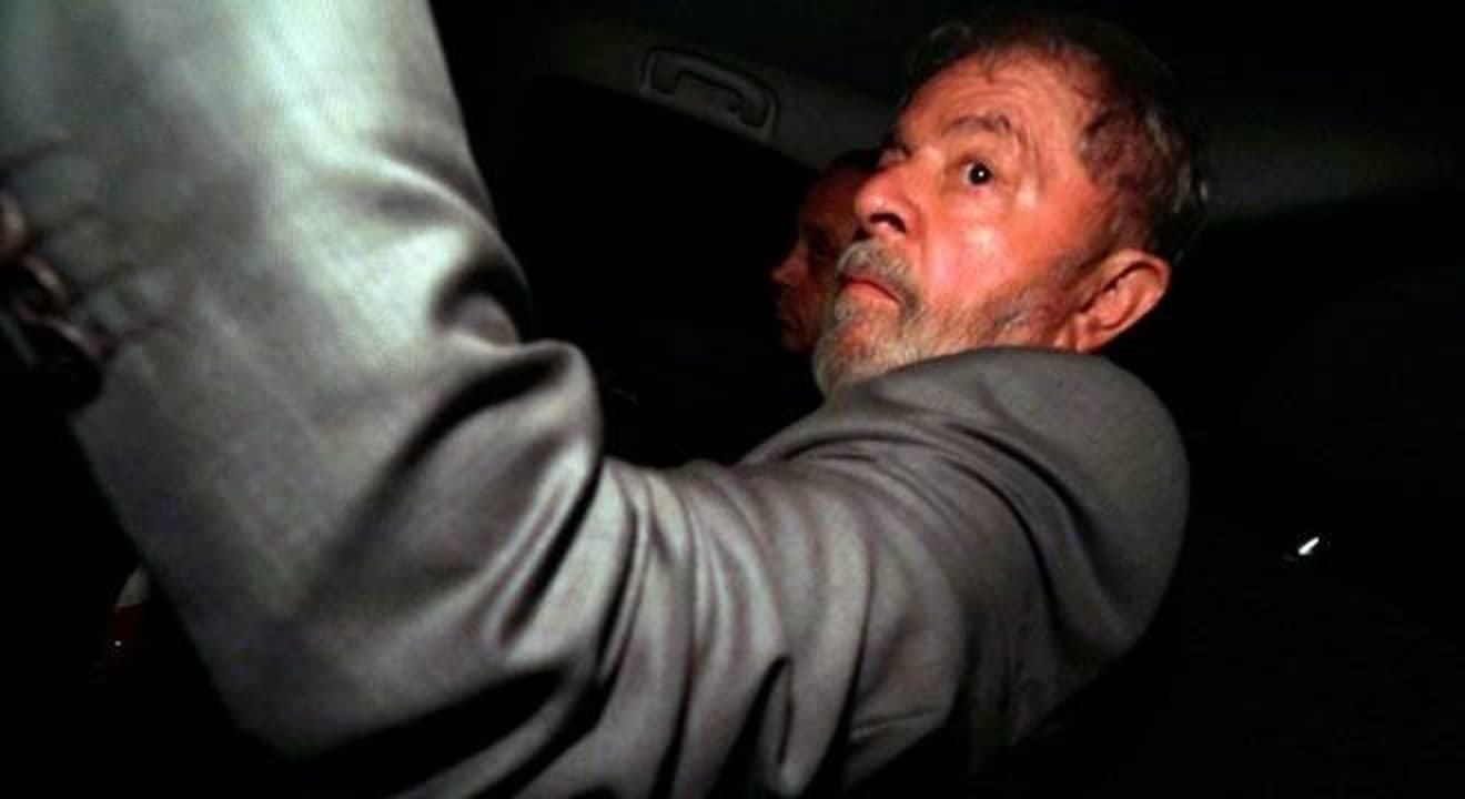 Políticos repercutem prisão do ex-presidente Lula
