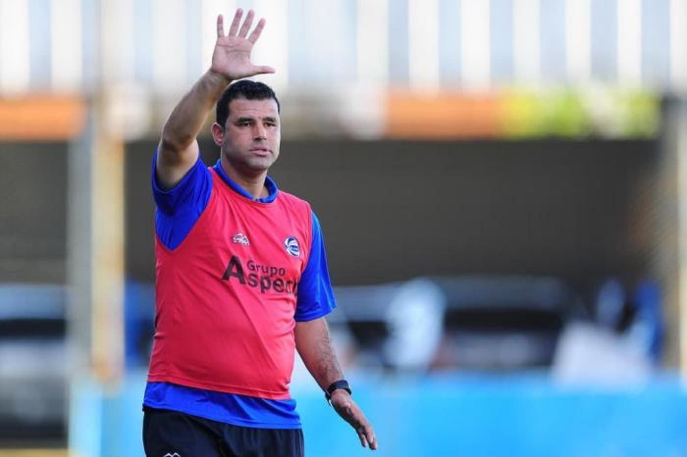 Ficou em Tubarão: China Balbino é o novo técnico do Hercílio Luz