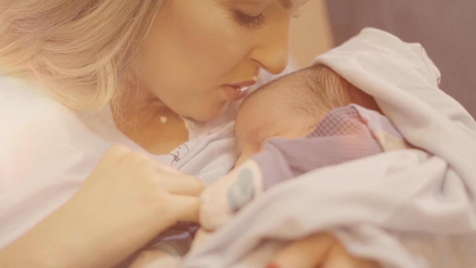 Maternidade conceito completa um ano com aumento de partos naturais