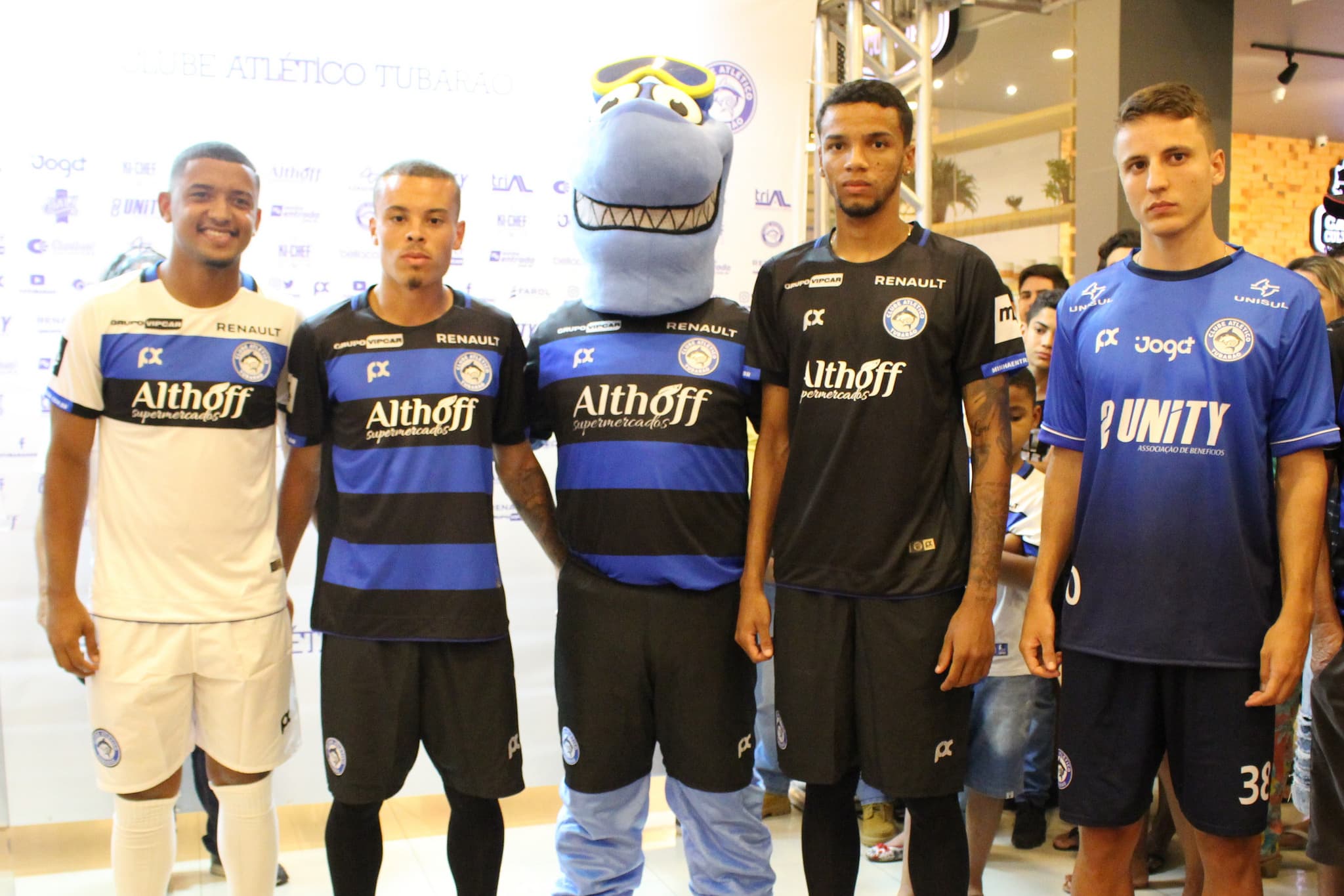 Clube Atlético Tubarão lança nova camisa e mascote