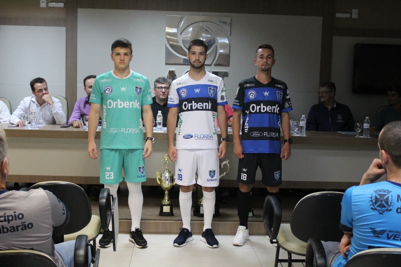 Tubarão Futsal apresenta elenco para a temporada