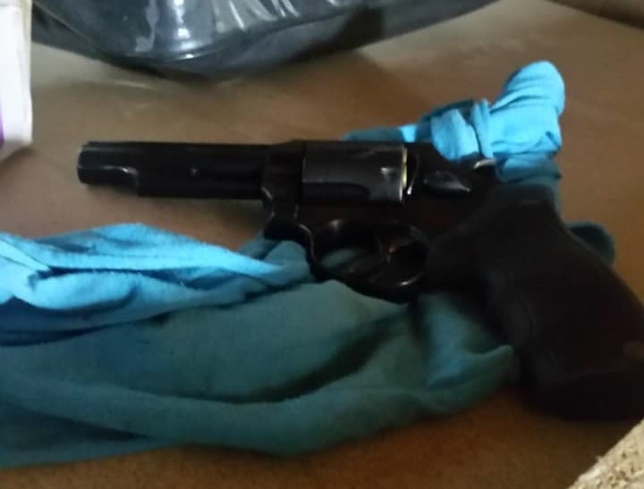 Oito pessoas são presas por envolvimento em homicídio e tráfico de drogas