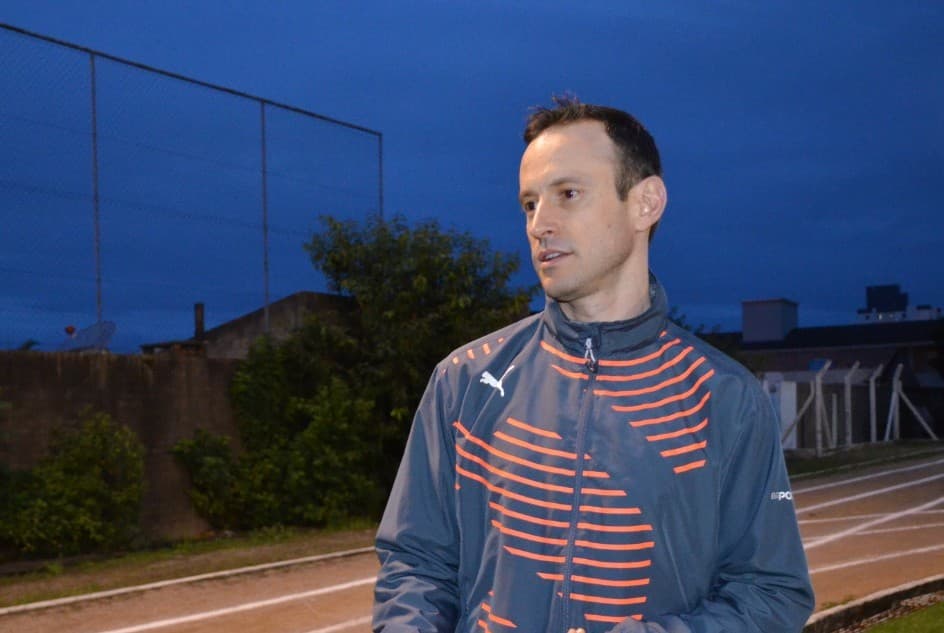 Técnico de atletismo participará de intercâmbio na Colômbia