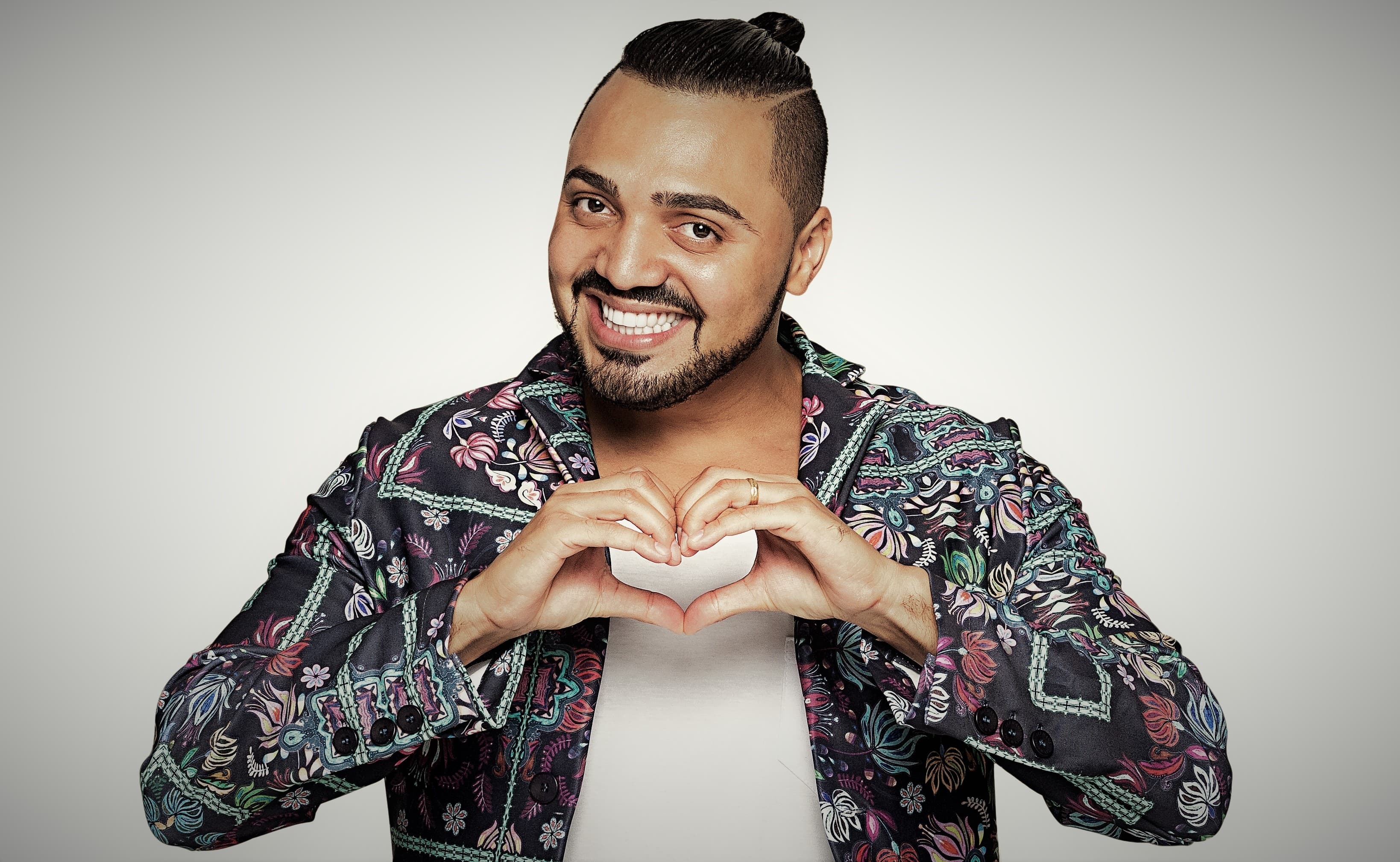 Comediante Tirullipa abre o "Arraial Solidário" nesta quinta-feira (27)