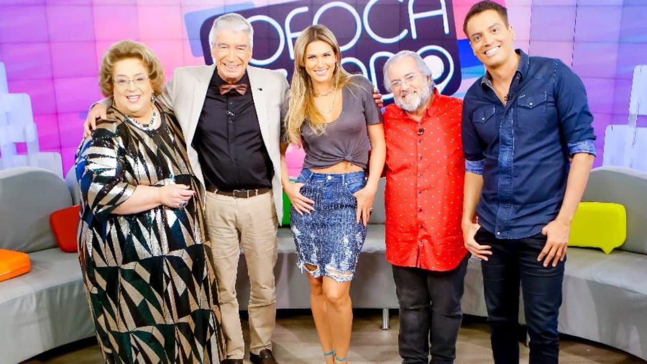 Silvio Santos dá um ultimato ao Fofocalizando: sobe audiência ou sai do ar