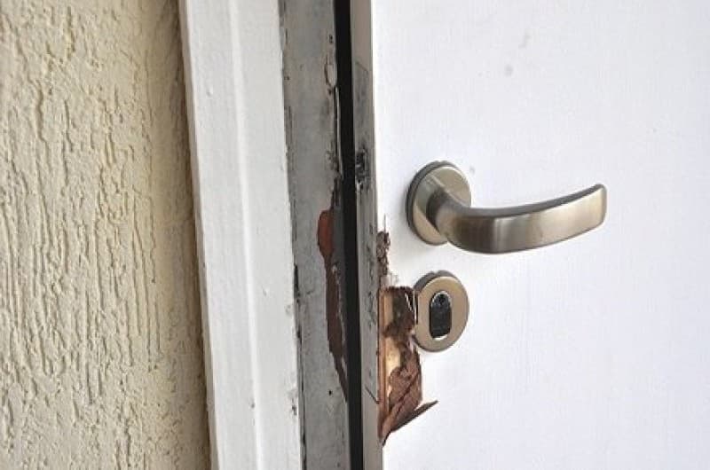 Casas de veraneio são arrombadas e têm diversos objetos furtados