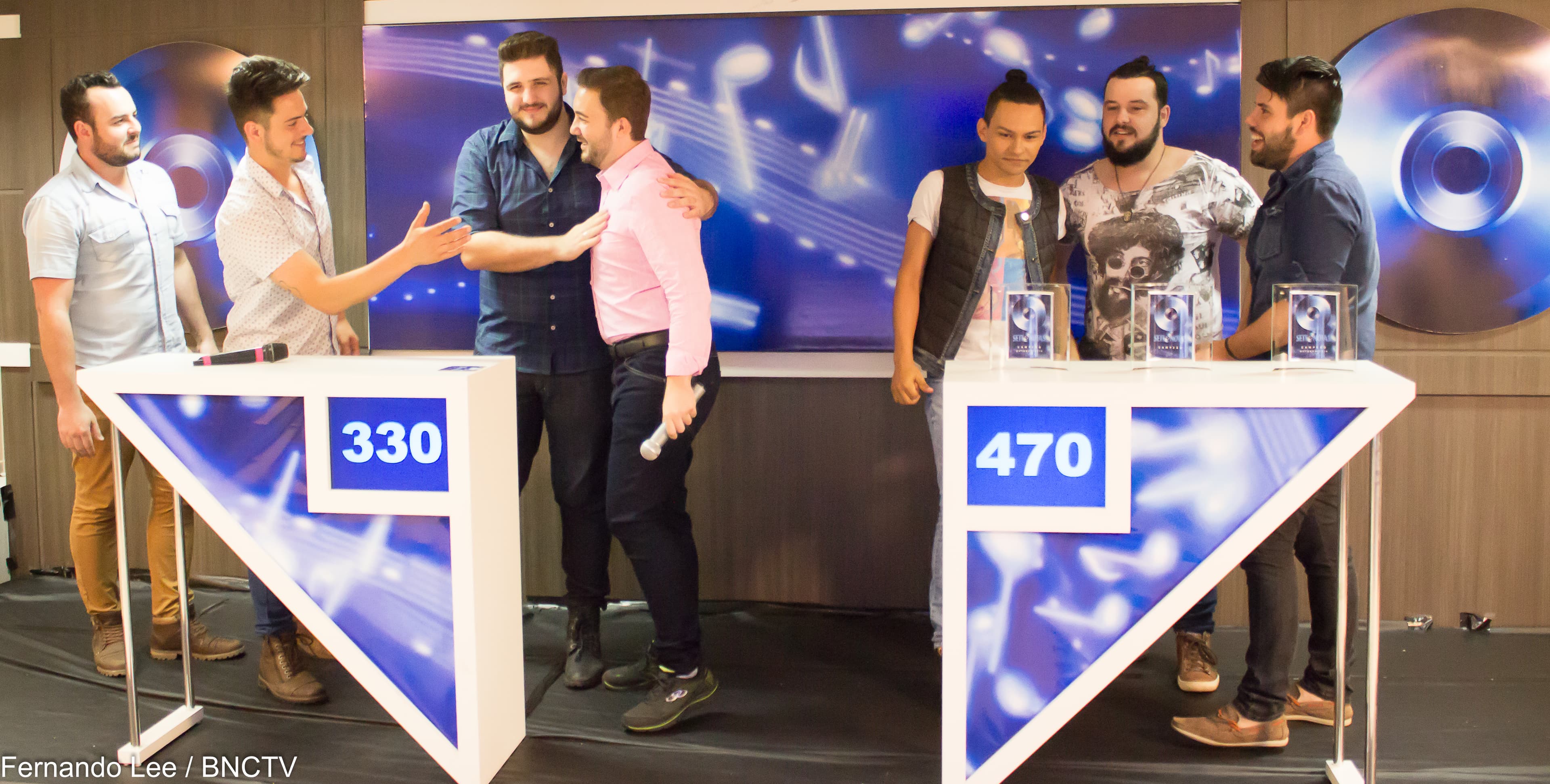 No Sete Notas, famílias e cantores se divertem em episódios republicados