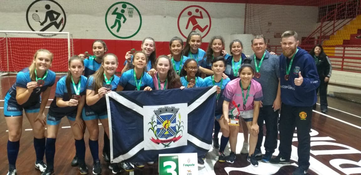 Futsal feminino conquista medalha inédita na Olesc
