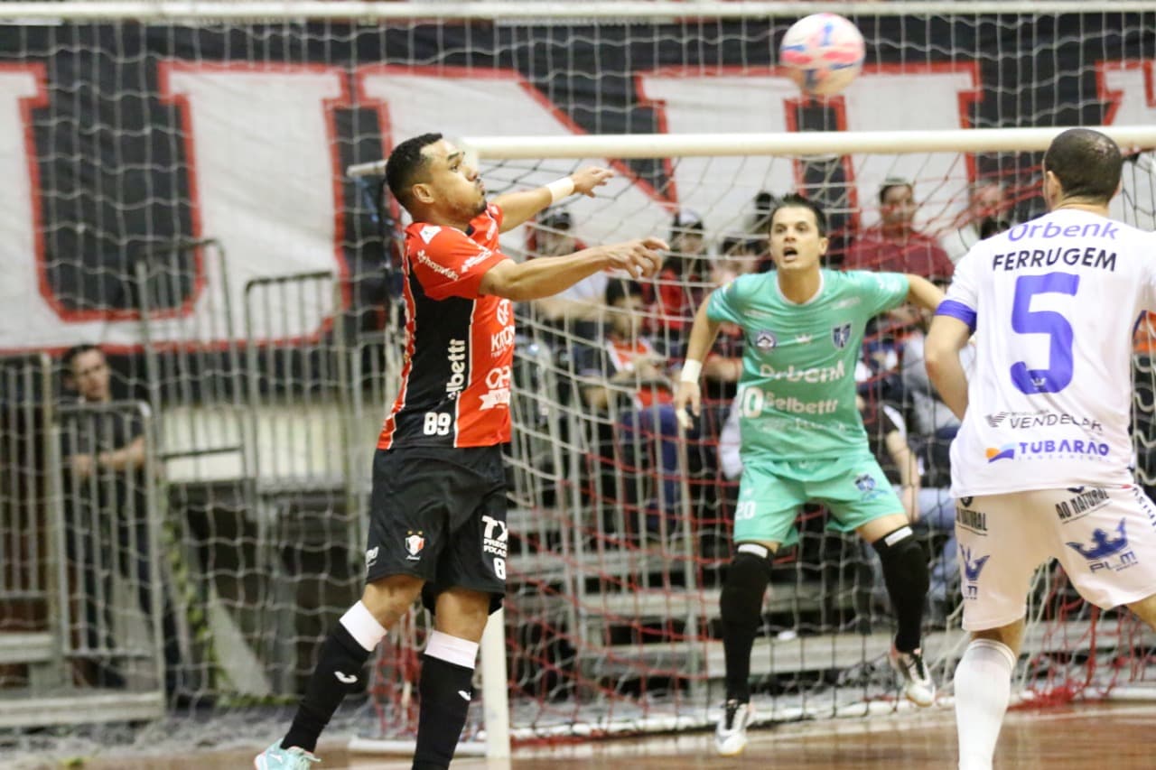ESTADUAL: Tubarão Futsal vai atrás do empate, em Joinville