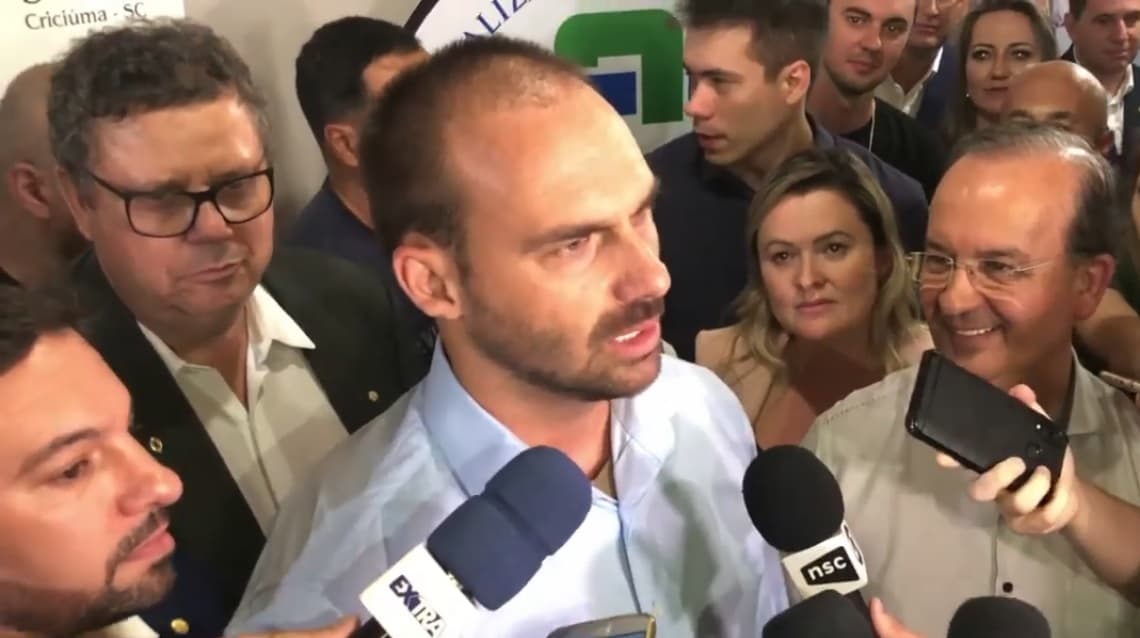 Eduardo Bolsonaro (PSL) vem ao sul, almoça em Tubarão e palestra em Criciúma