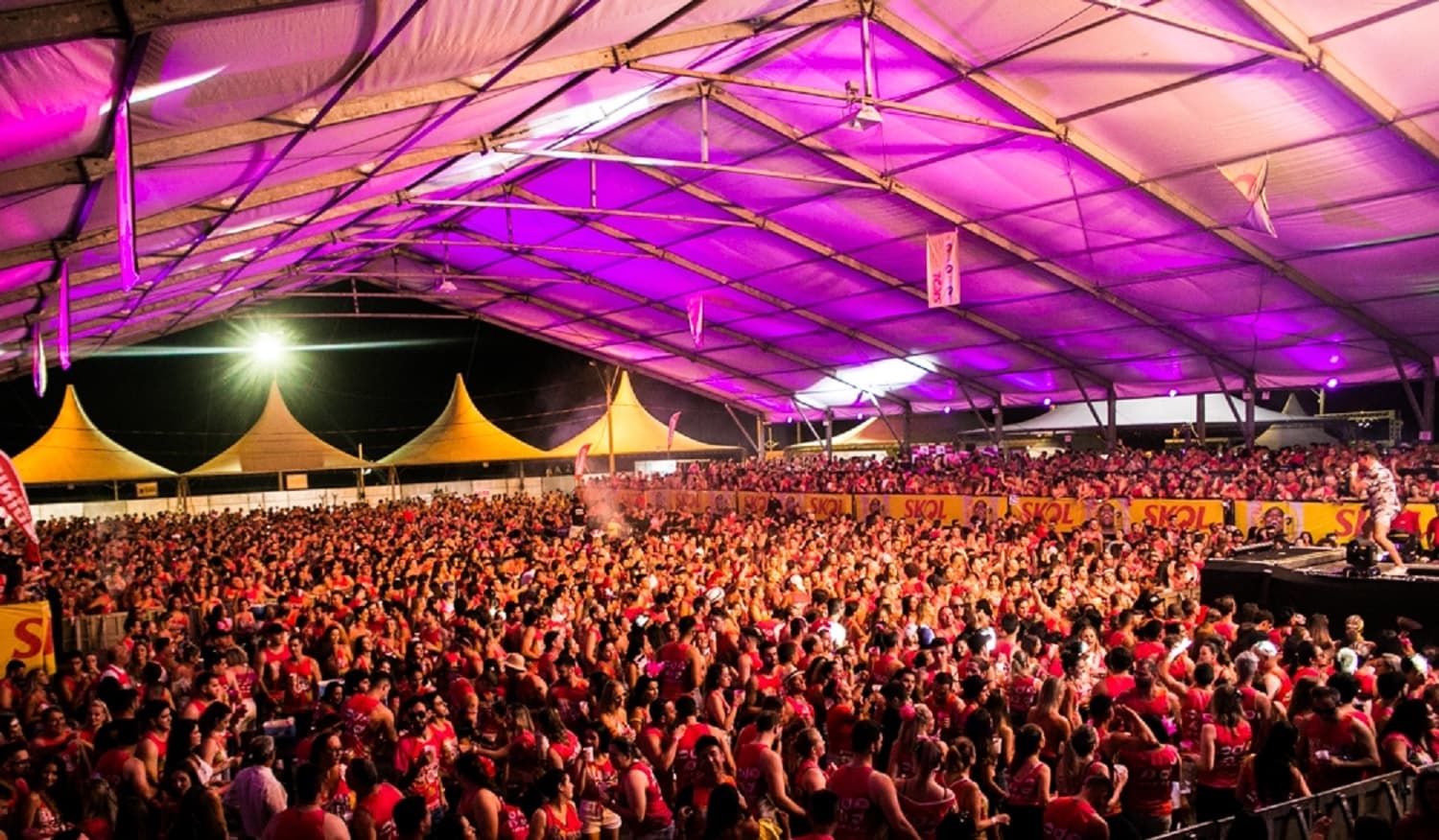 Loja oficial do Bloko Rosa está aberta aos foliões