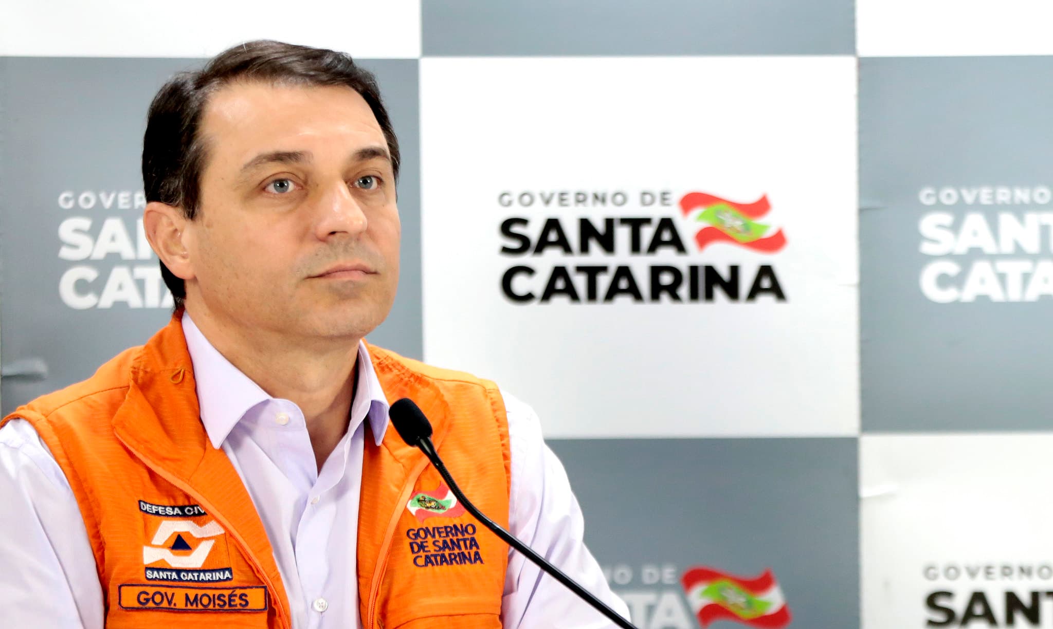 Prefeitos pressionam e Governo do Estado prorroga isolamento social