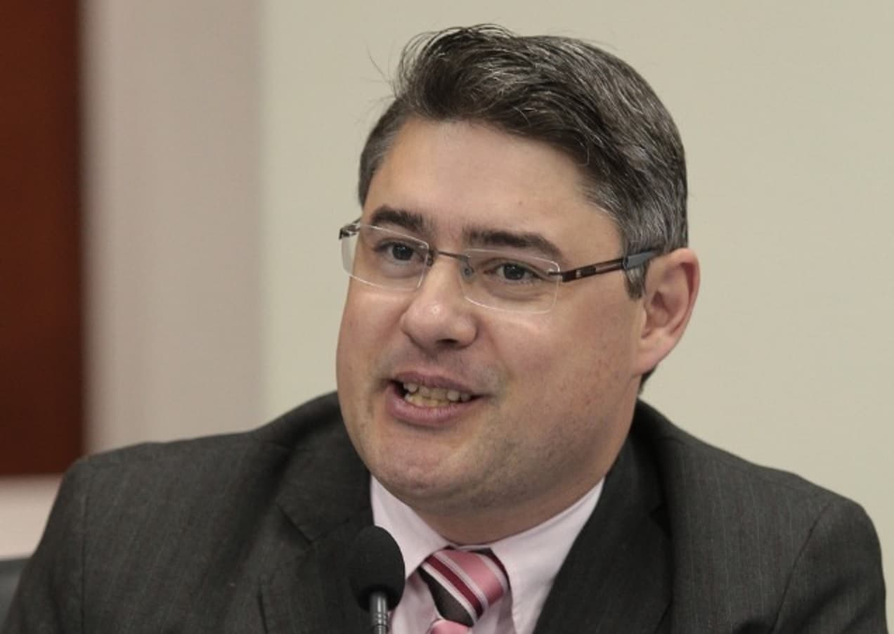 Vereadores rejeitam pedido de cassação de Douglas Antunes (PSD)