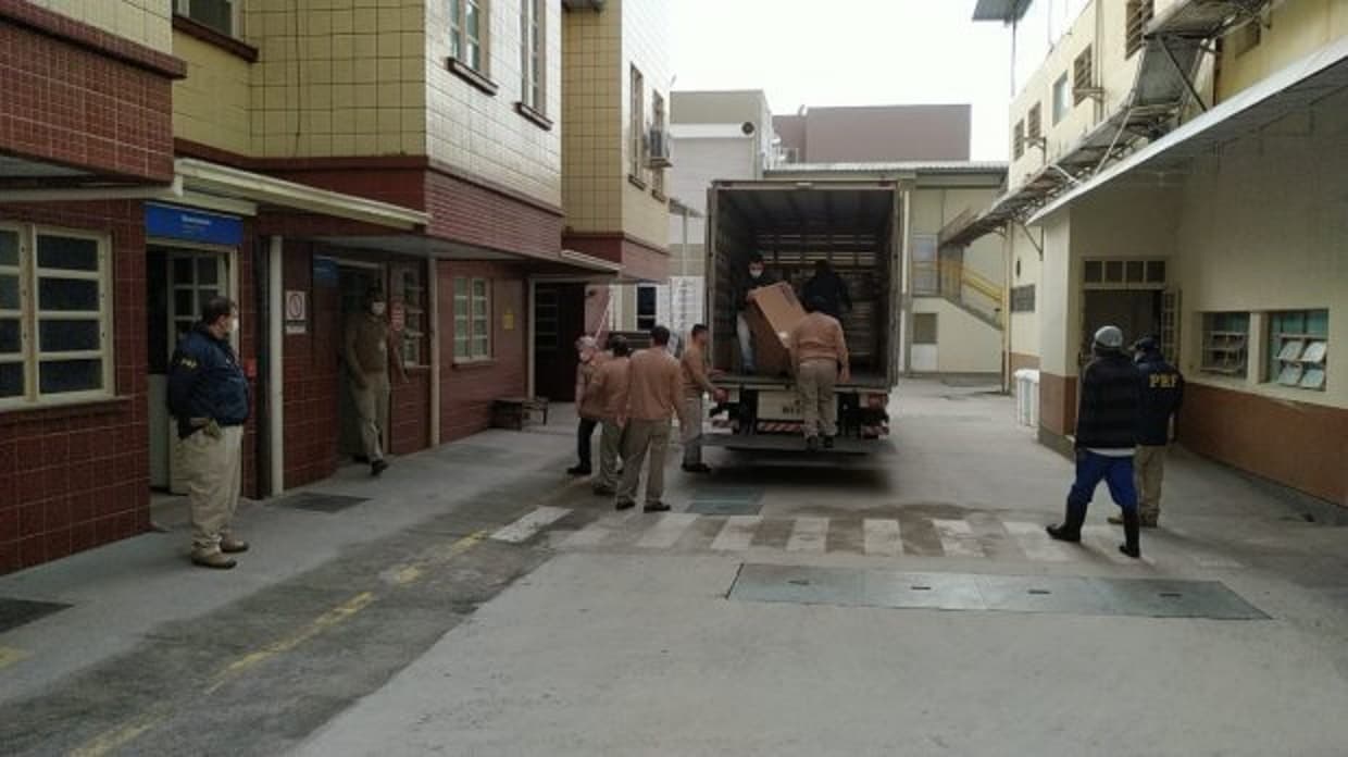 Estado entrega 10 respiradores em Tubarão