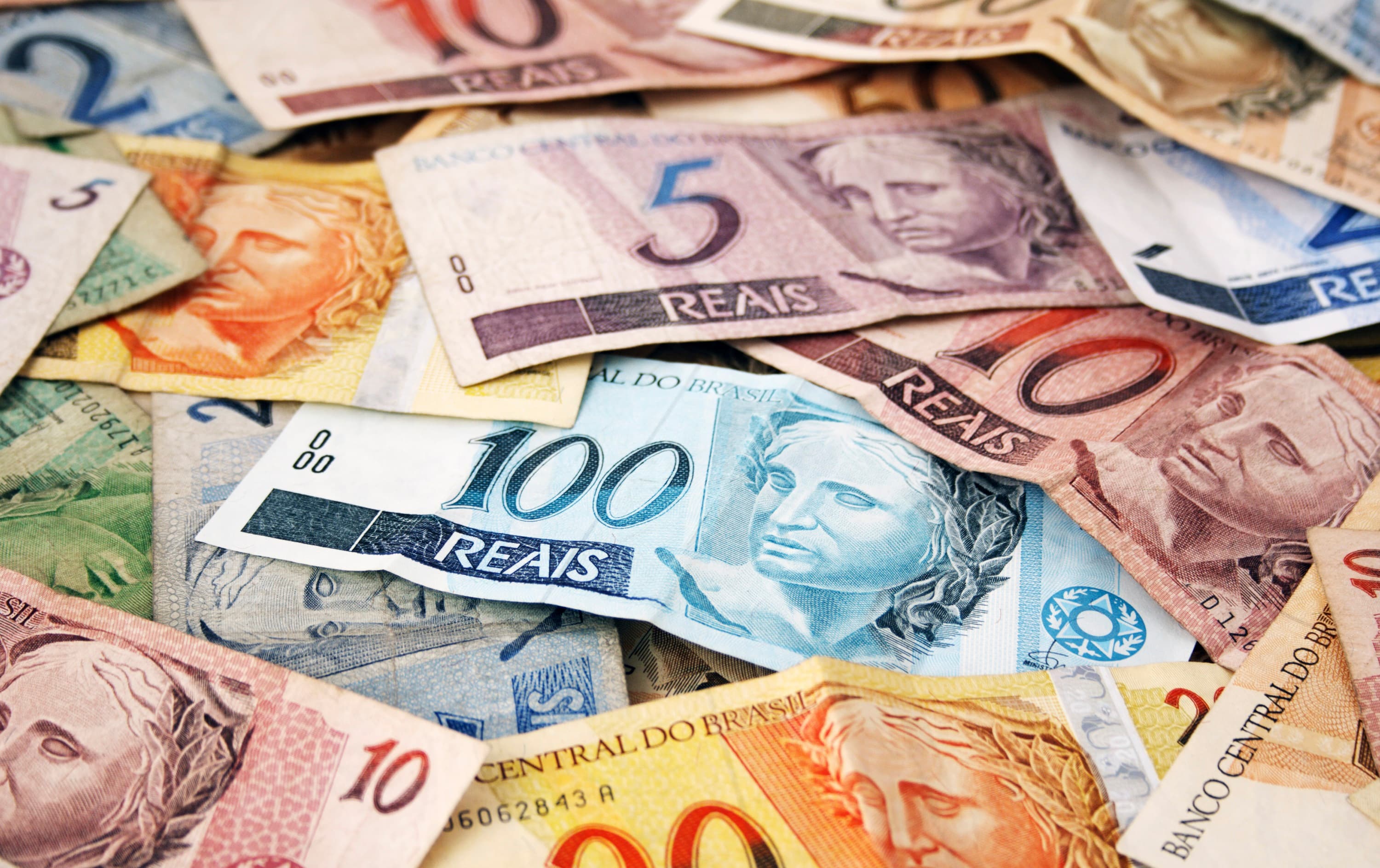 Mais de R$ 600 são encontrados em via pública de Tubarão