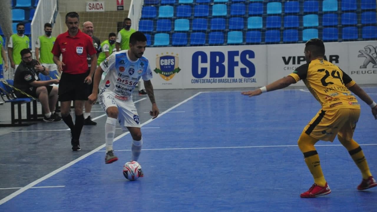 TAÇA BRASIL: Douradina abre 4 a 2, mas Foz Cataratas reage e garante o empate