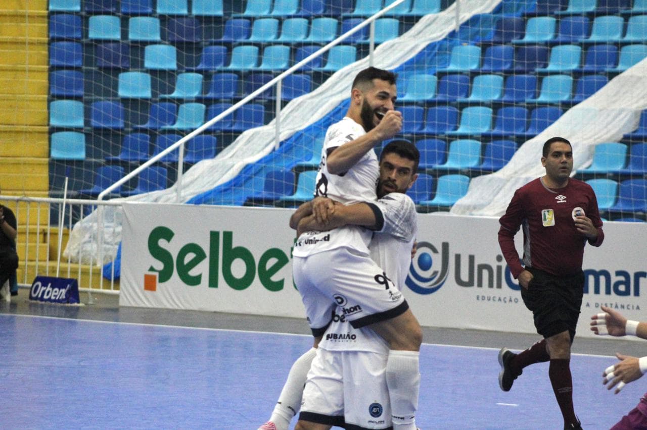 LIGA: Tubarão Futsal derrota o Brasília na estreia de novo técnico