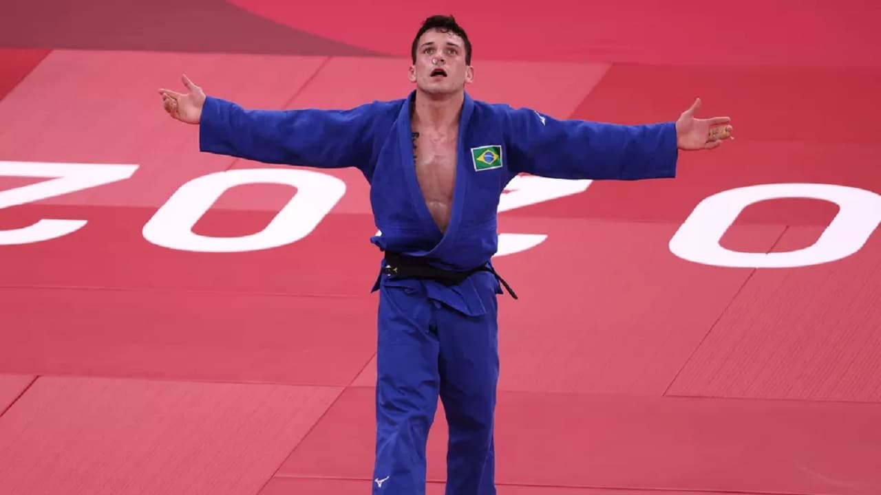 🥉 OLIMPÍADA: Daniel Cargnin vence Covid-19, supera israelense e leva bronze no judô