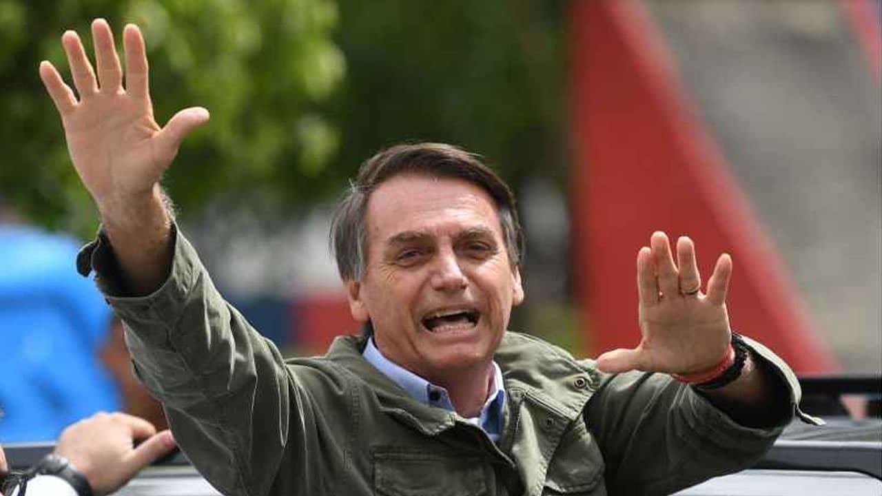 Alexandre de Moraes manda PF marcar depoimento de Bolsonaro sobre atos golpistas