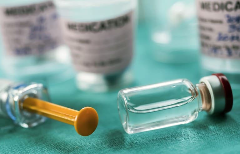 Anvisa prorroga autorização emergencial de medicamentos para intubação