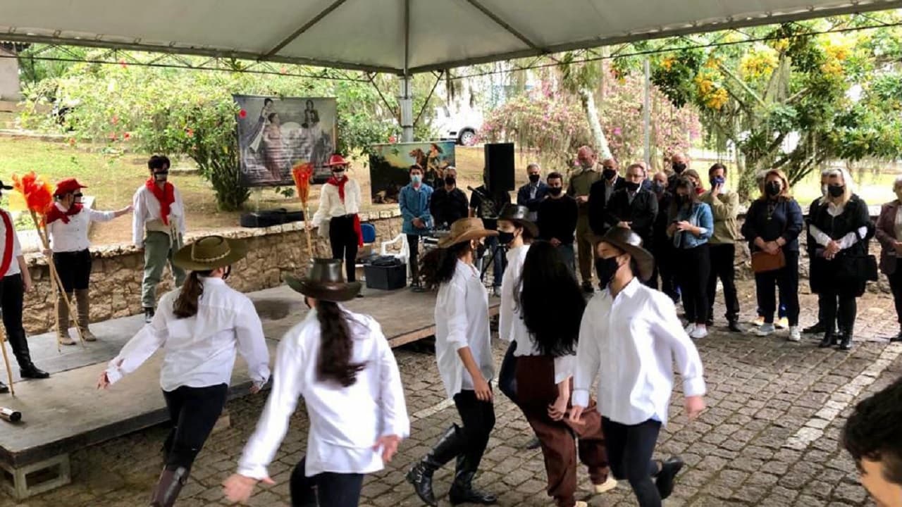 Apresentações e lançamento encerram eventos do bicentenário de Anita Garibaldi