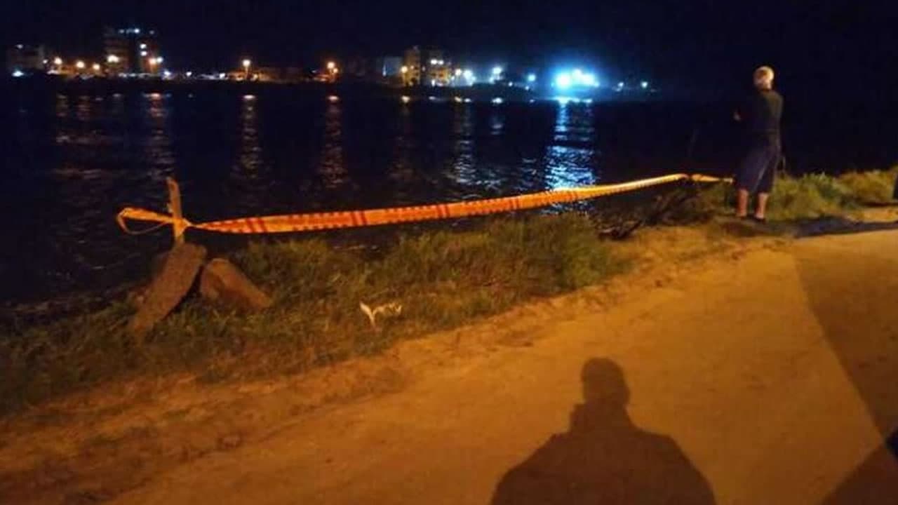 Motorista perde o controle e cai de jipe no Canal da Barra