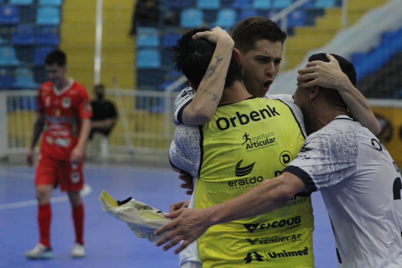 Tubarão Futsal encerra primeira fase da Liga em 9º lugar na classificação geral 