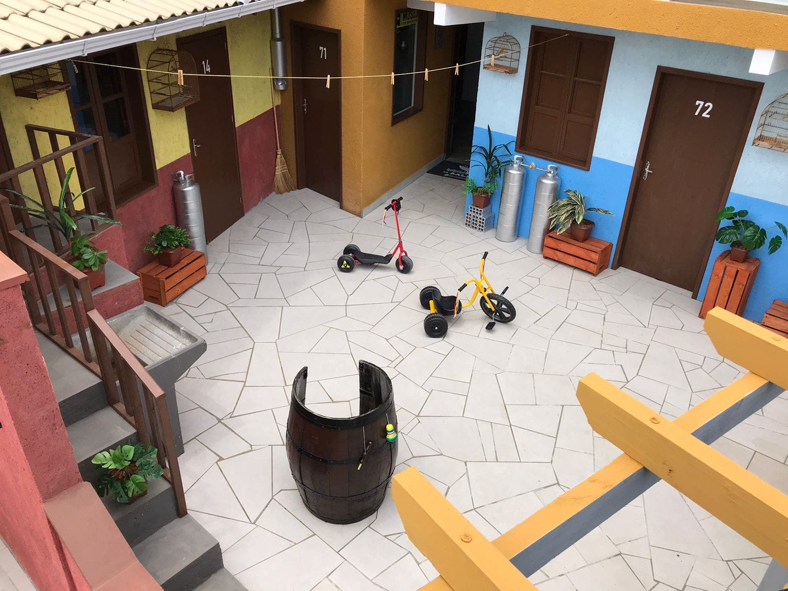 Pousada de Garopaba recria a vila do Chaves