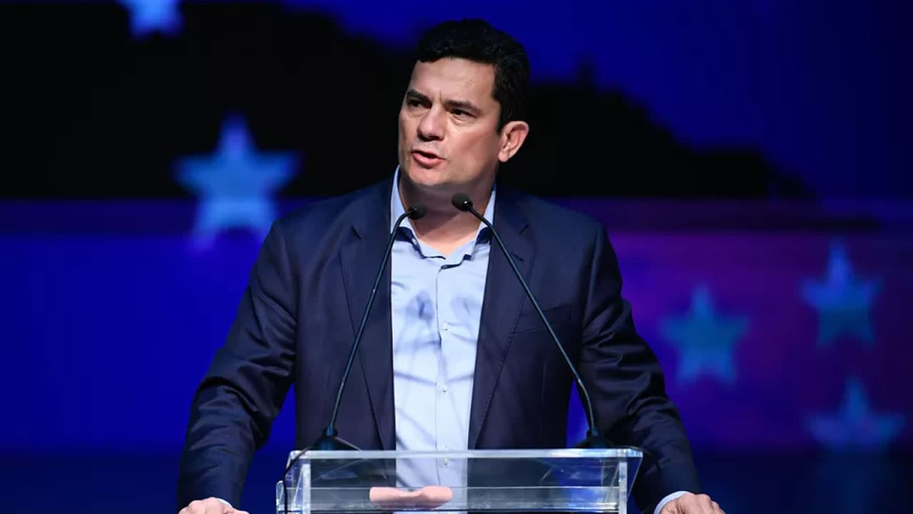 Em ato em Brasília, ex-juiz Sergio Moro se filia ao Podemos