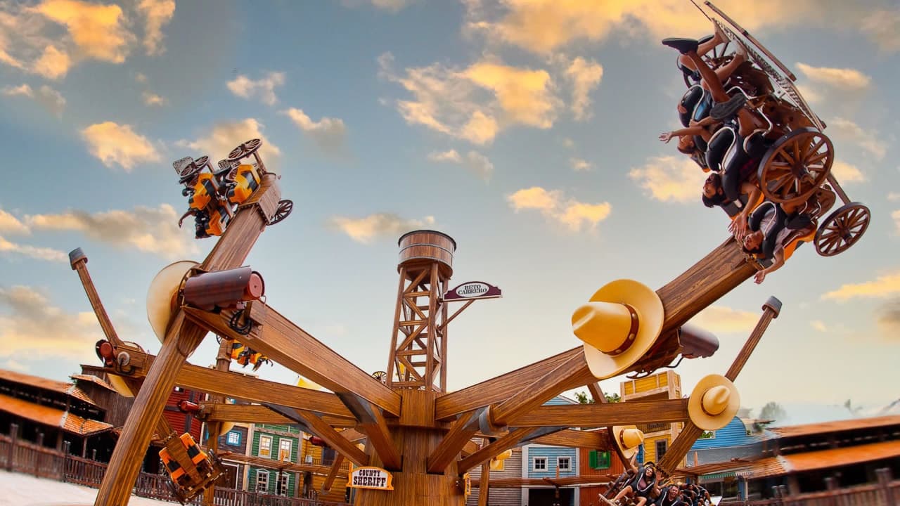 Beto Carrero inaugura novo brinquedo radical neste sábado (29)