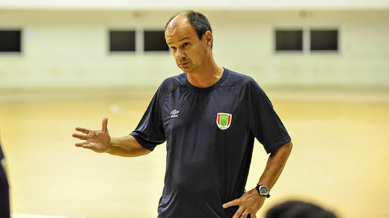 Morruga é o novo treinador do Tubarão Futsal