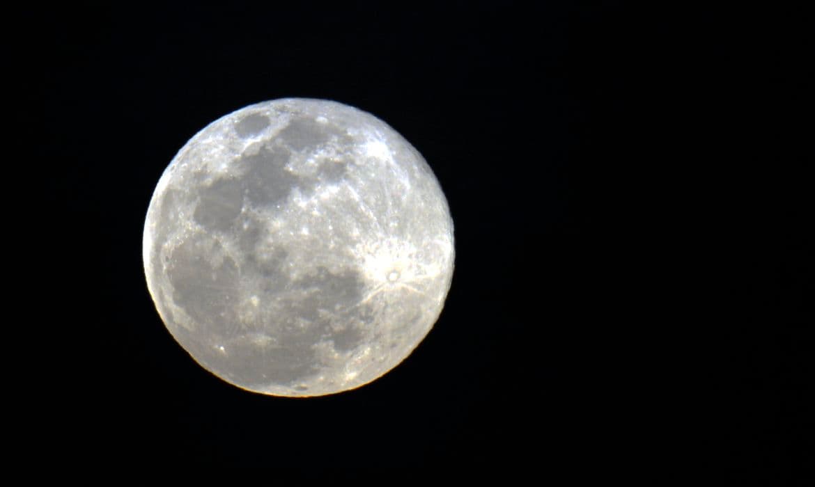 Julho terá chuva de meteoros e Lua dos Cervos