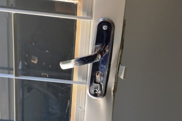 Dinheiro da caixa de ofertas é furtado de igreja