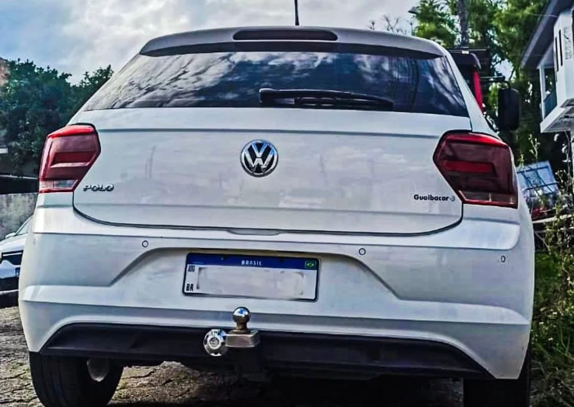 Carro usado na fuga por assaltantes do Farol Shopping é encontrado abandonado