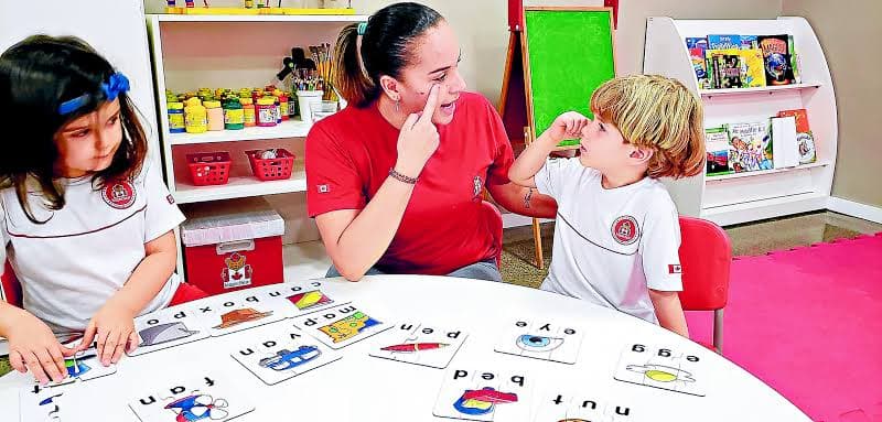 Laguna abre consulta pública para oferta de curso de Pedagogia Bilíngue Libras/Português