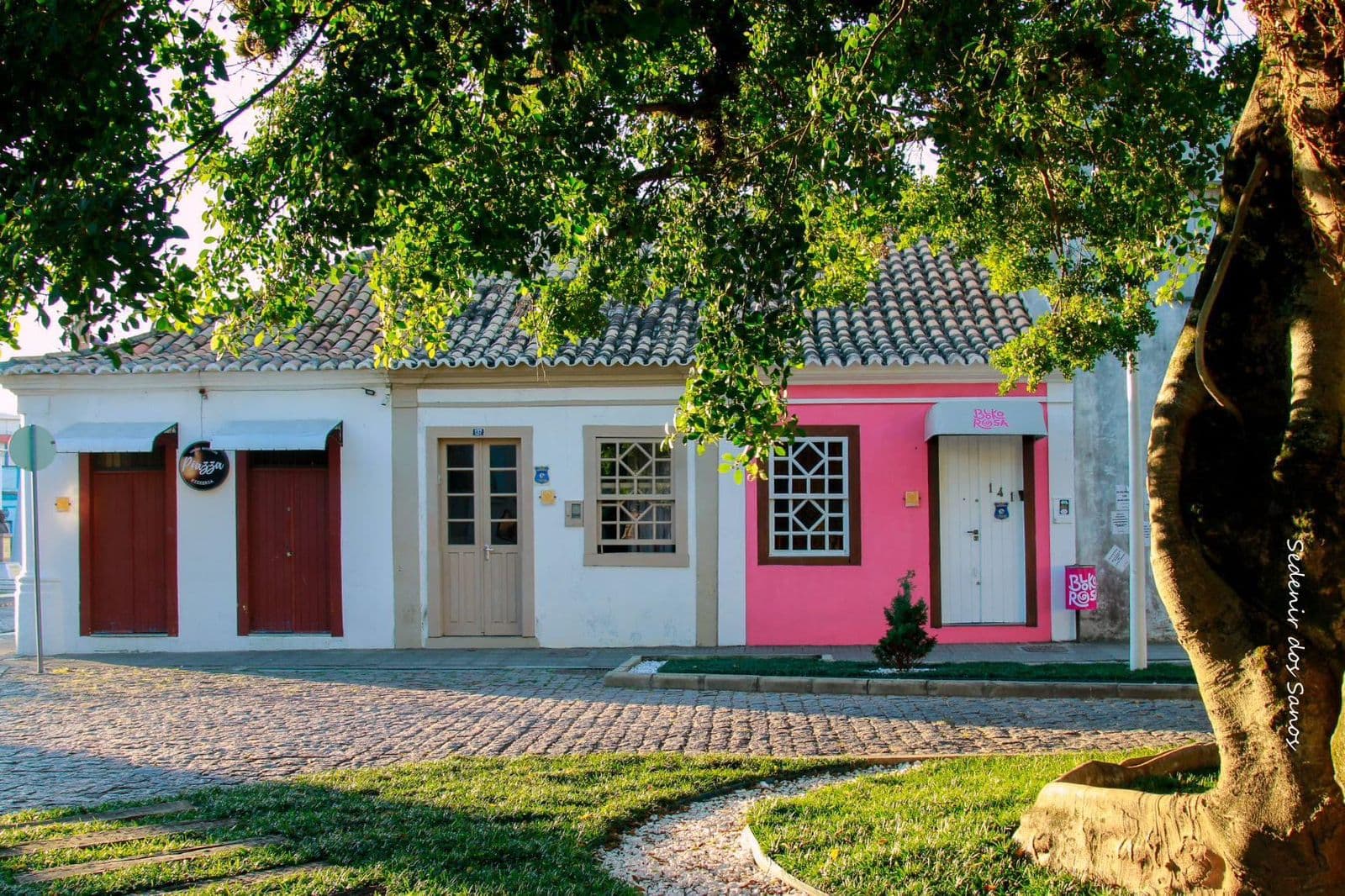 Loja oficial do Bloko Rosa está aberta para venda de ingressos