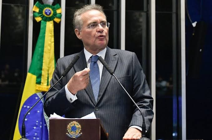 Renan Calheiros pede formalmente ao STF a extradição de Bolsonaro