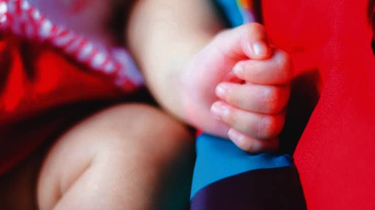 Criança com menos de 2 anos é raptada pelo próprio pai