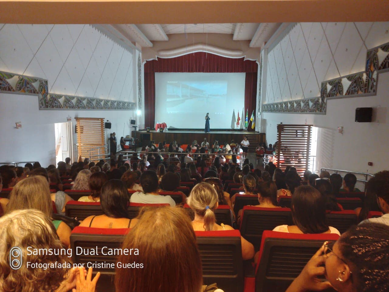 Evento marca a abertura oficial do ano letivo de Laguna