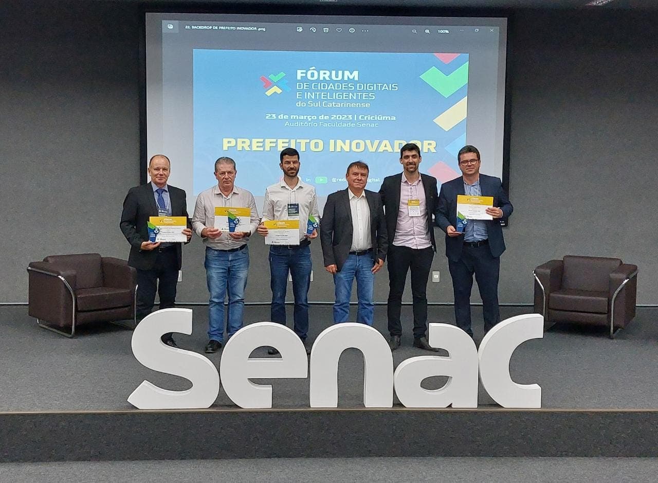 Laguna é premiada durante Fórum de Cidades Digitais e Inteligentes
