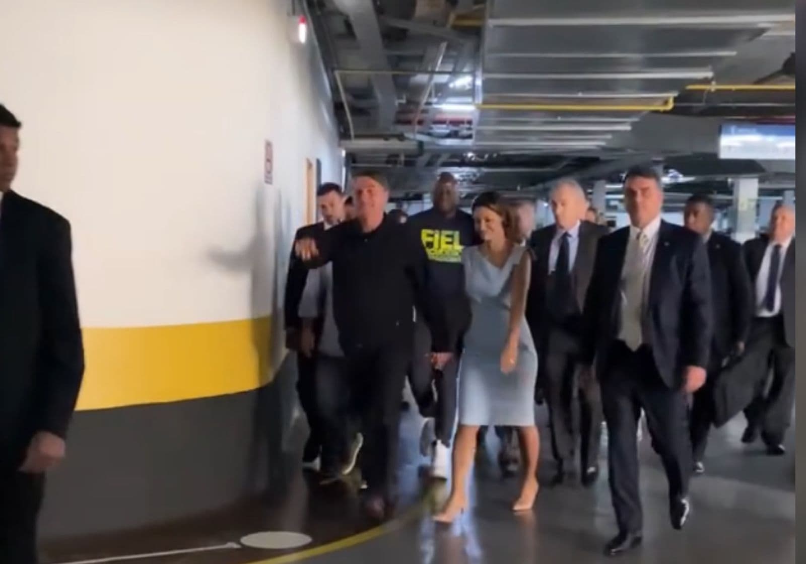 Bolsonaro retorna ao Brasil após 89 dias nos Estados Unidos