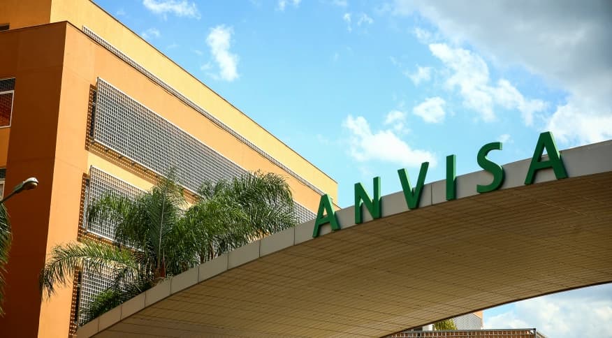 Anvisa autoriza retorno da venda de lista restrita de pomadas capilares
