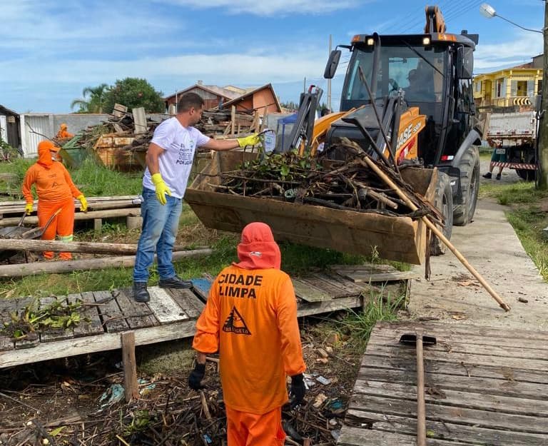 20 toneladas de lixo são recolhidas durante mutirão em Laguna