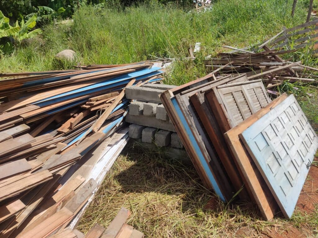 Construção de casa em área pública é impedida em Tubarão