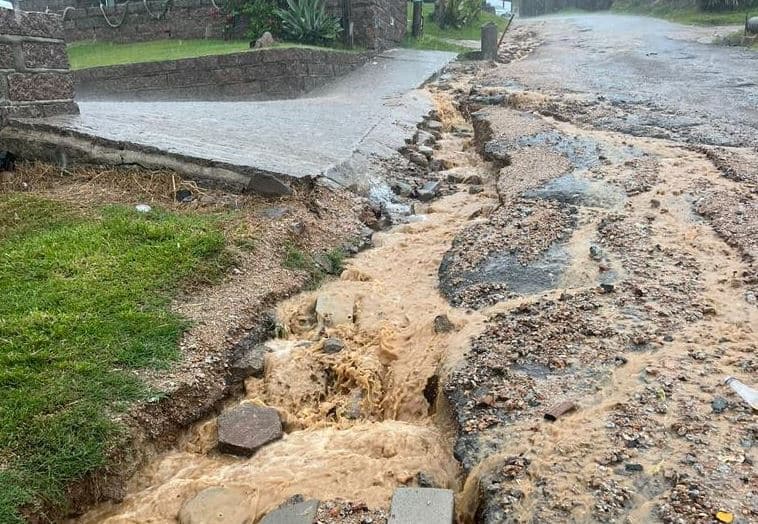 Moradores de Laguna vão realizar protesto para mostrar insatisfação com obra inacabada
