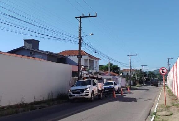 Revitalização da iluminação pública na Rua Rui Barbosa é iniciada