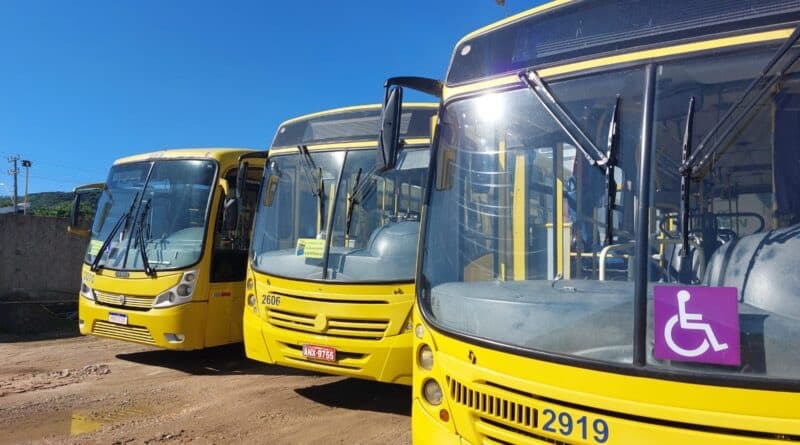 Ônibus voltam a circular em horário normal em Laguna um dia após suspensão