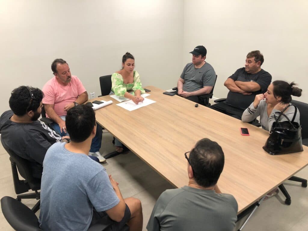 Food Trucks da antiga rodoviária deverão contratar segurança e manter banheiros limpos