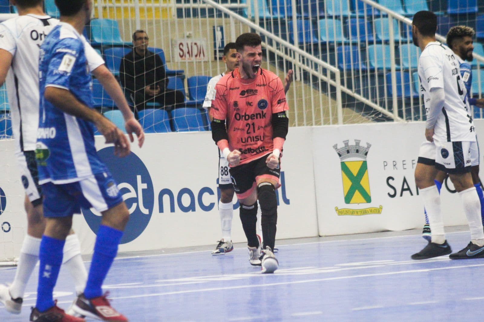 Valendo vaga nas quartas de final, Tubarão Futsal encara Santo André pela Liga